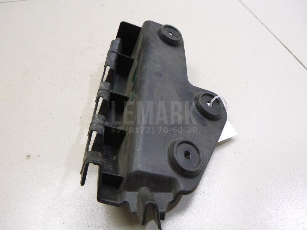 Направляющая заднего бампера правая