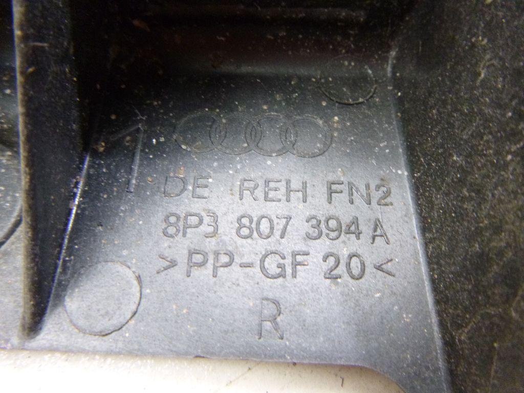 Направляющая заднего бампера правая