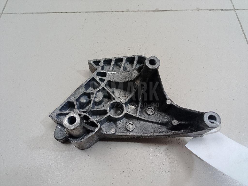 Кронштейн опоры двигателя