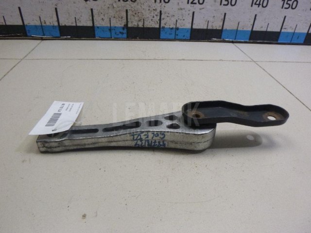 Опора двигателя задняя