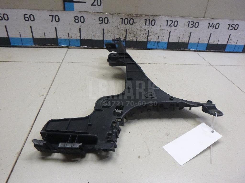 Направляющая заднего бампера правая