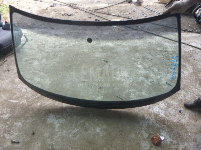 Стекло лобовое (ветровое)