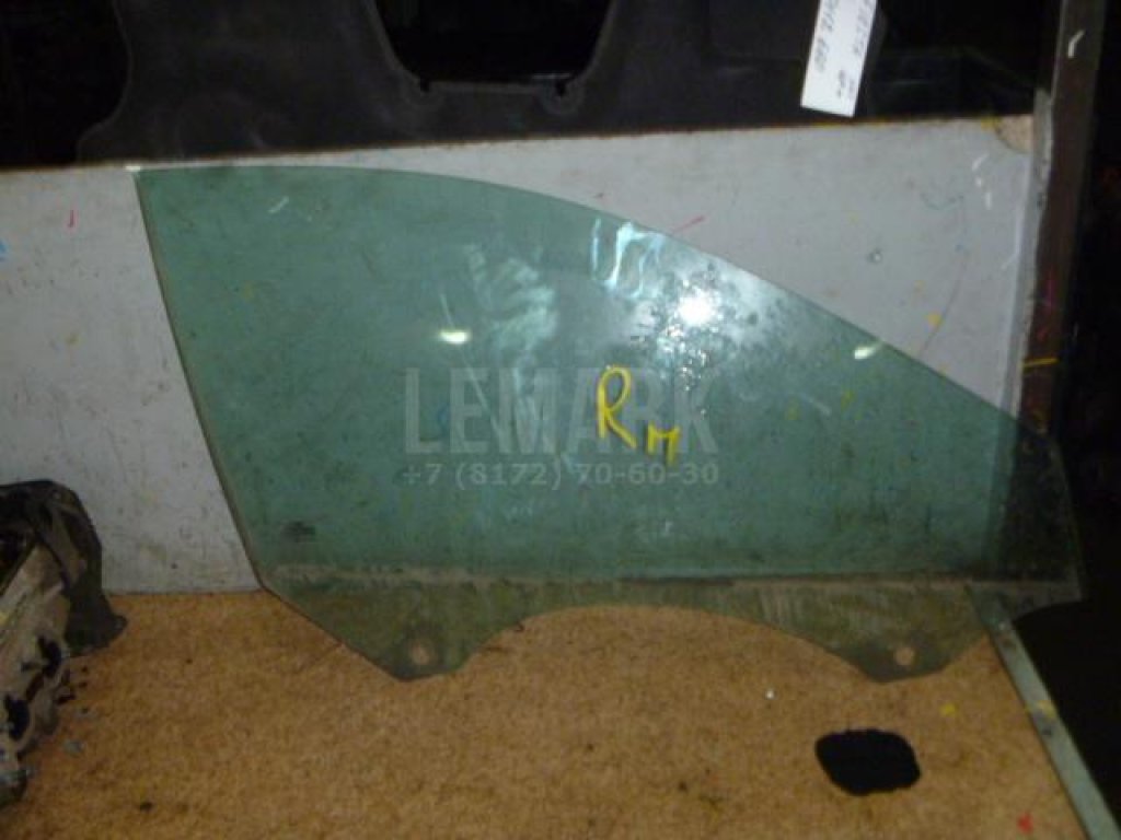 Стекло двери передней правой