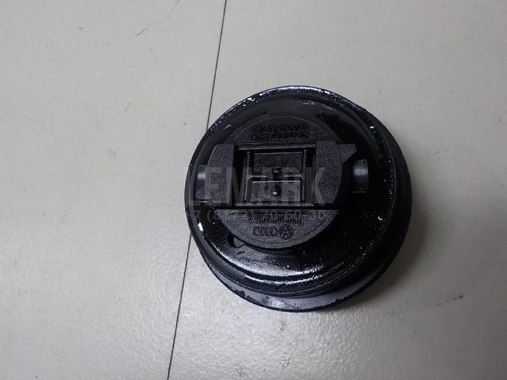 Крышка маслозаливной горловины