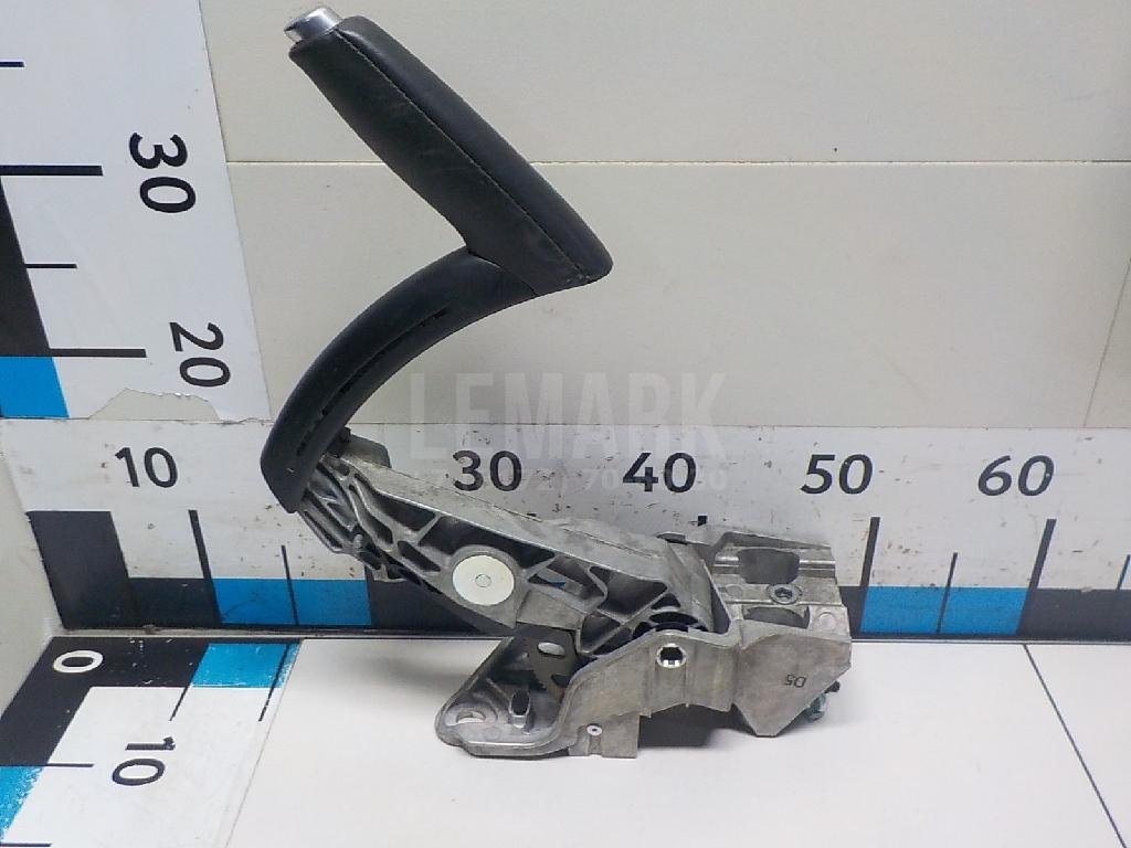 Рычаг стояночного тормоза