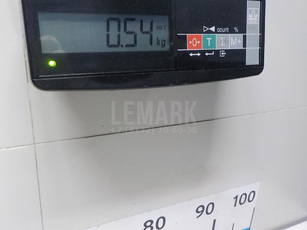 Петля двери багажника