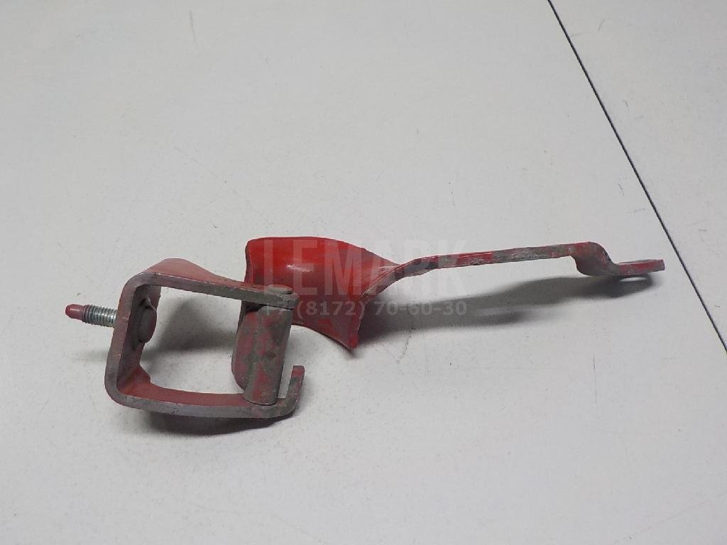 Петля двери багажника