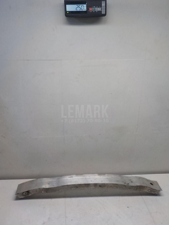 Усилитель переднего бампера