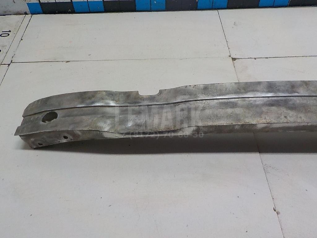 Усилитель переднего бампера