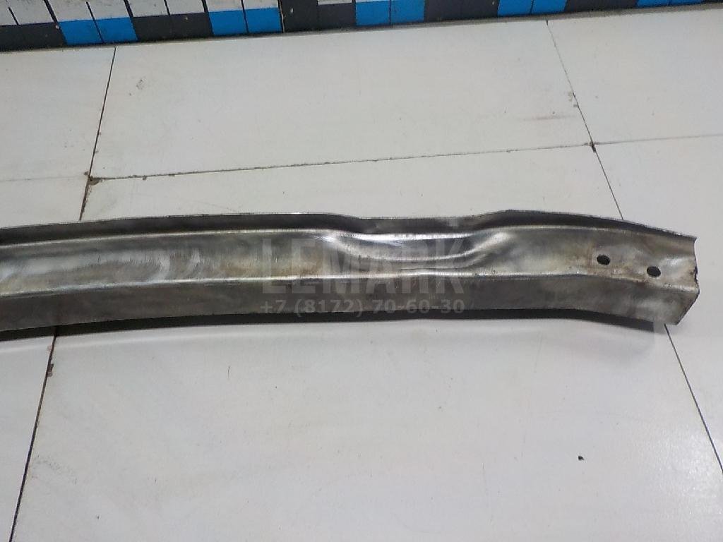 Усилитель переднего бампера