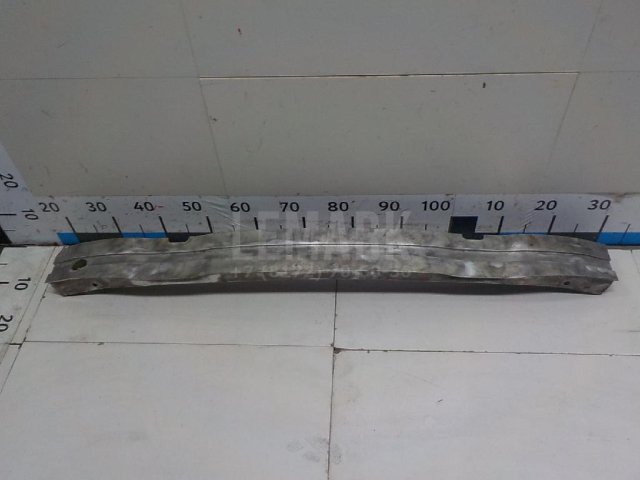 Усилитель переднего бампера