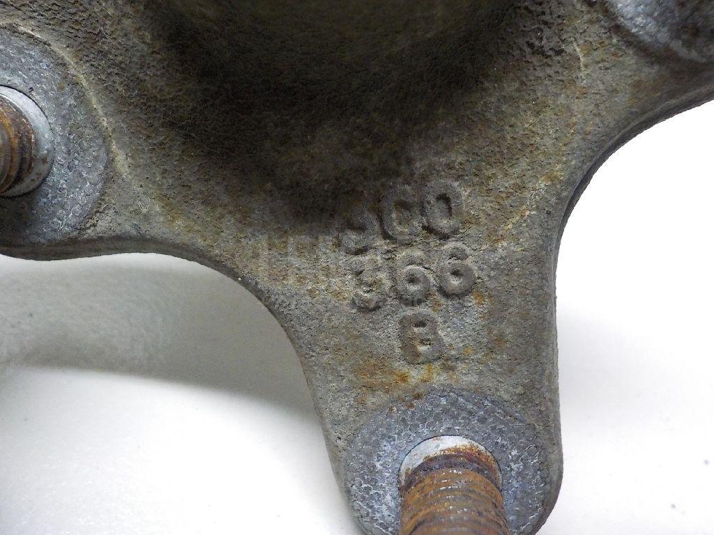 Опора шаровая правая передней подвески