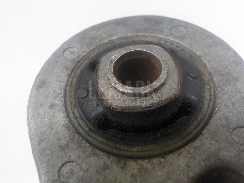 Опора двигателя задняя