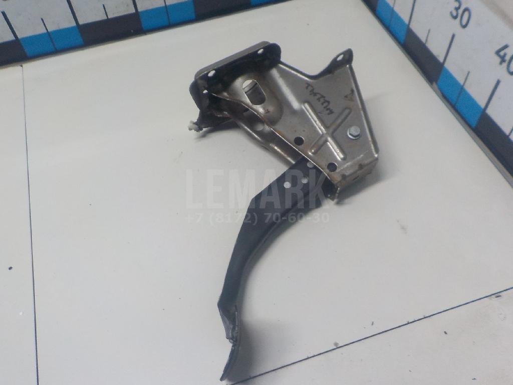 Педаль тормоза