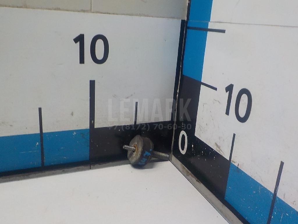 Болт впускного коллектора