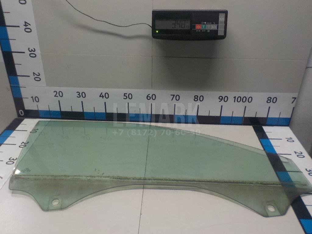 Стекло двери передней правой