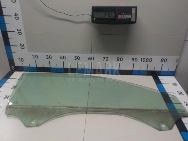 Стекло двери передней правой