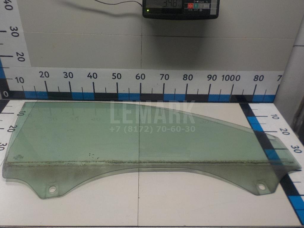 Стекло двери передней правой