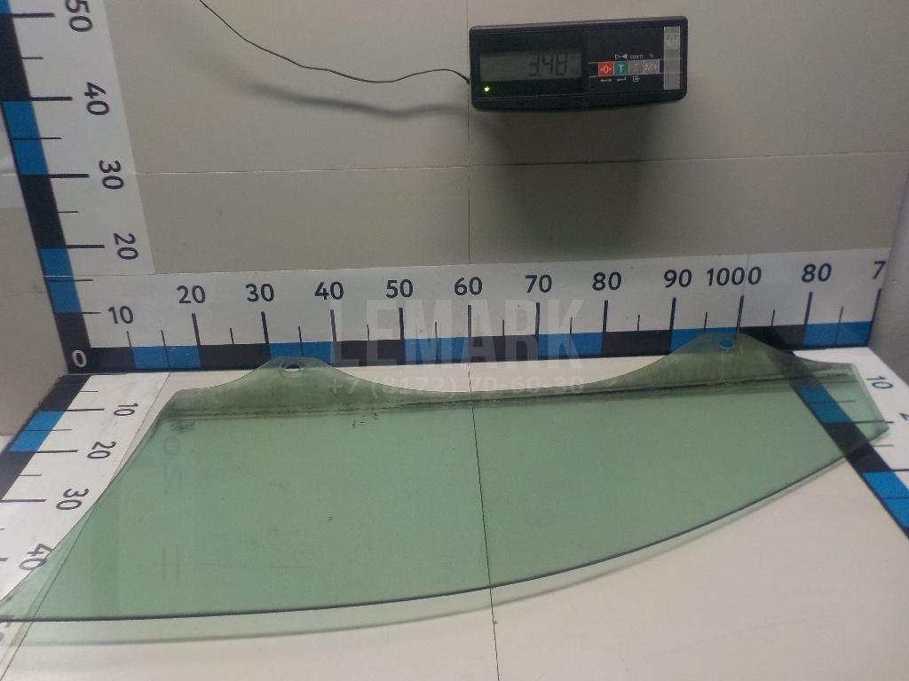 Стекло двери передней правой