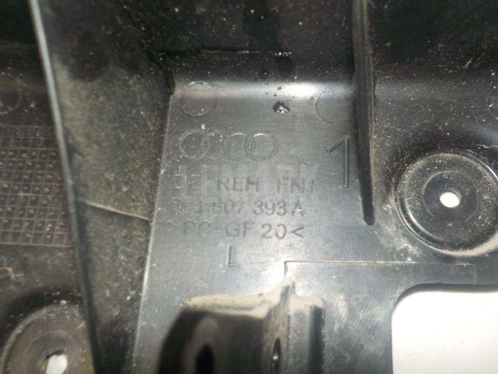 Направляющая заднего бампера левая