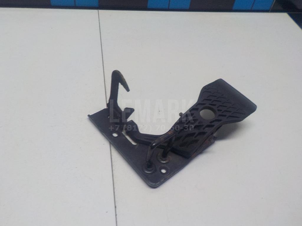 Крючок капота