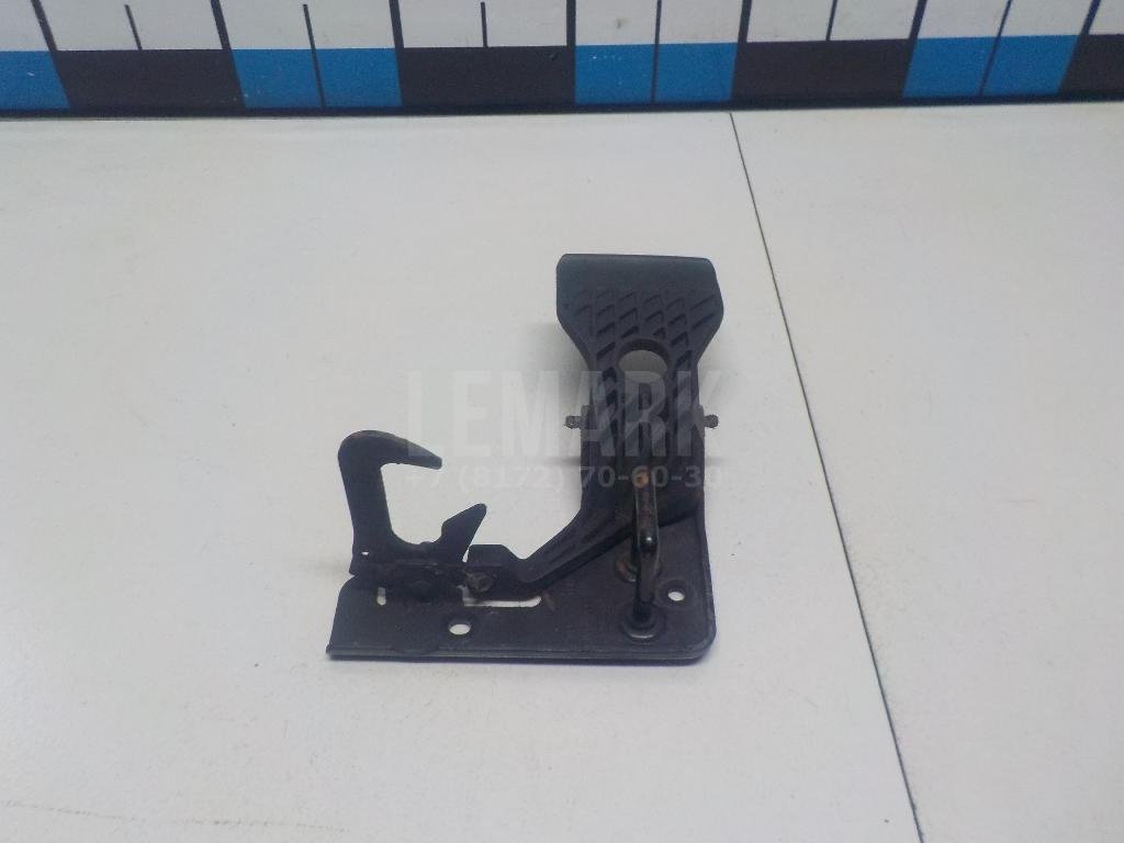 Крючок капота