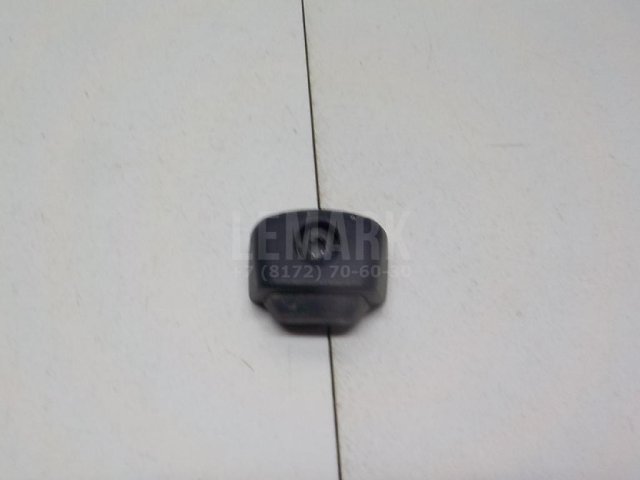 Отбойник крышки багажника