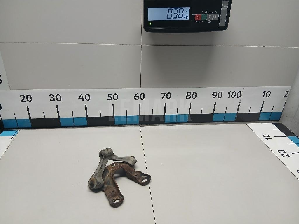 Кронштейн глушителя