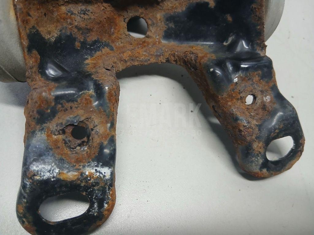 Кронштейн глушителя