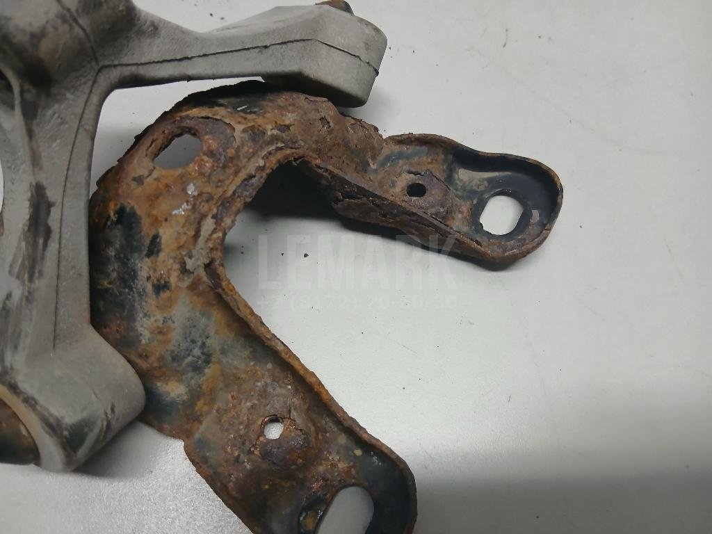 Кронштейн глушителя