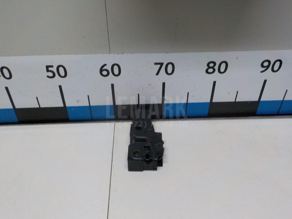 Замок капота