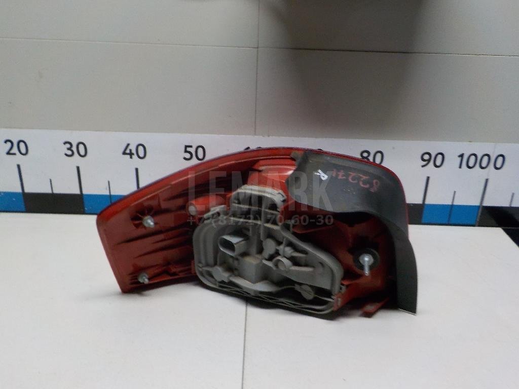 Фонарь задний наружный правый