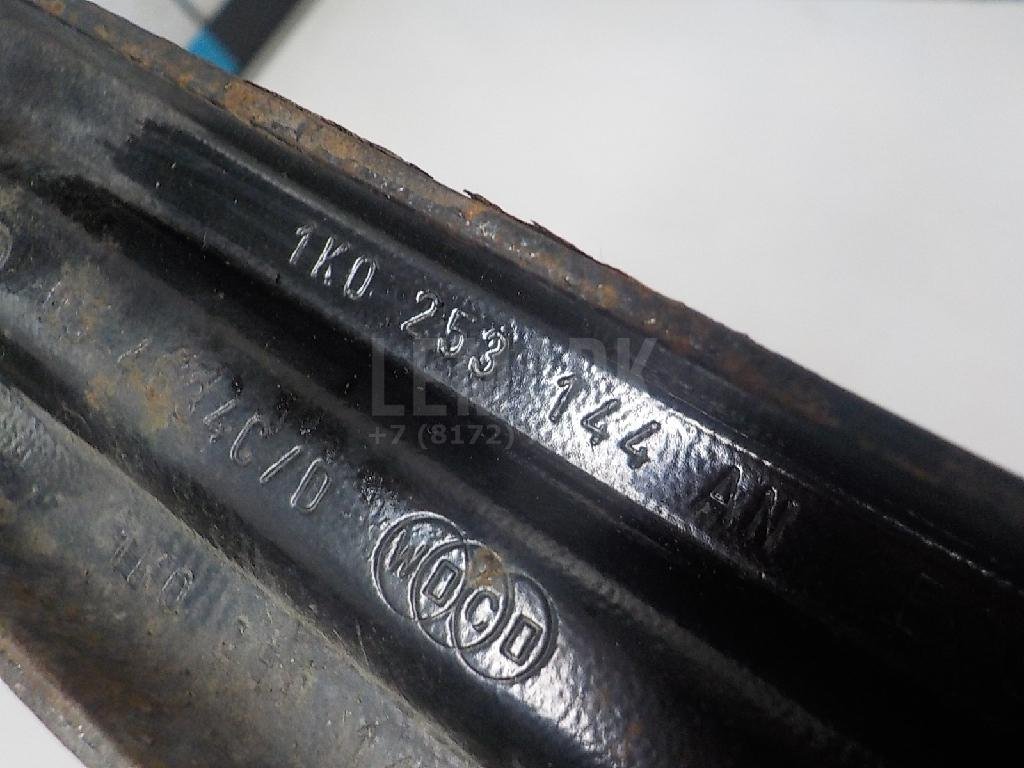 Кронштейн глушителя