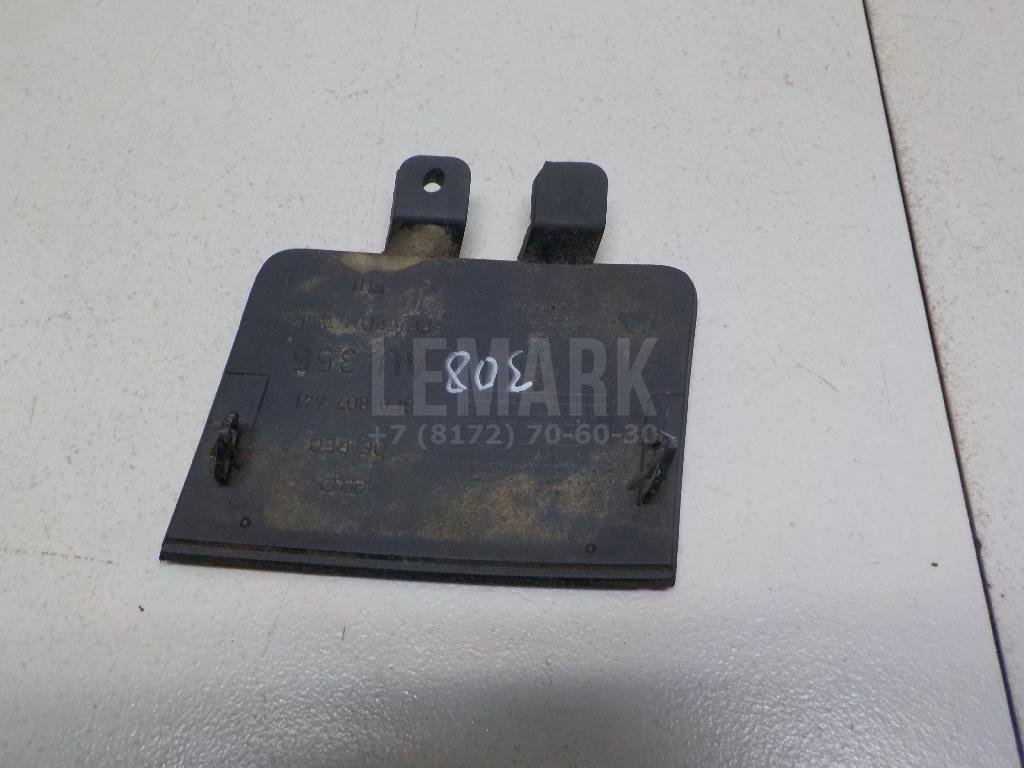 Заглушка буксировочного крюка