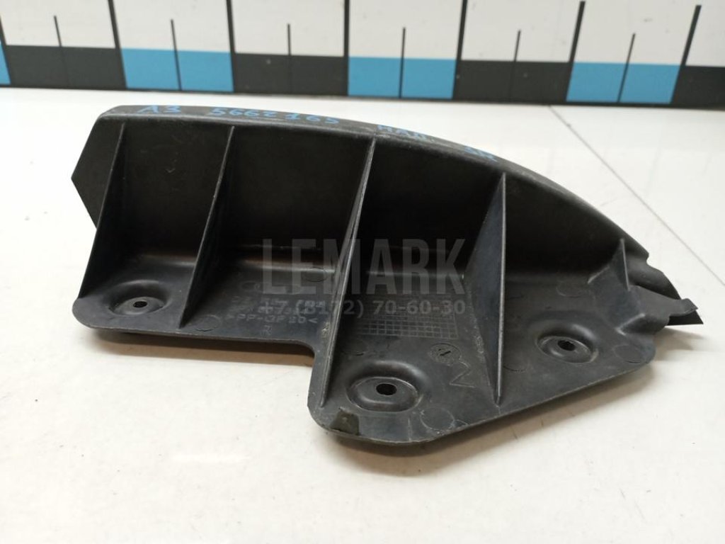 Направляющая заднего бампера правая