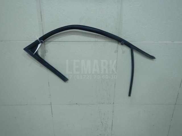 Направляющая стекла двери