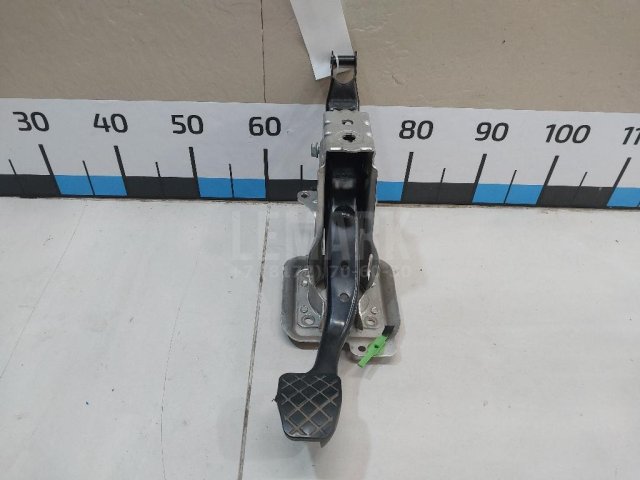 Педаль тормоза