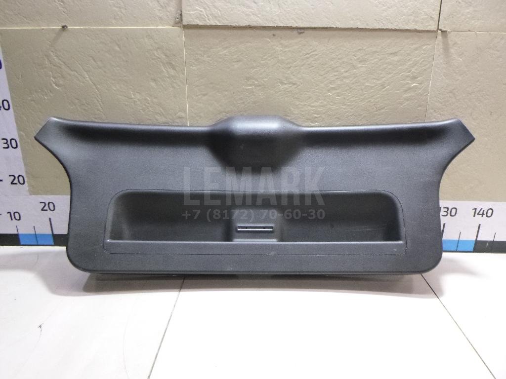 Обшивка двери багажника