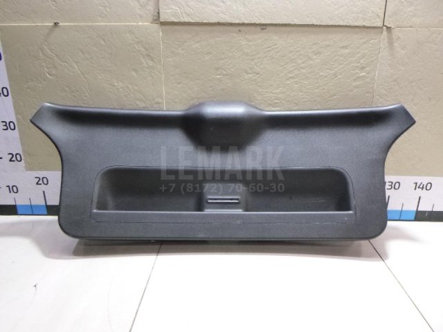 Обшивка двери багажника