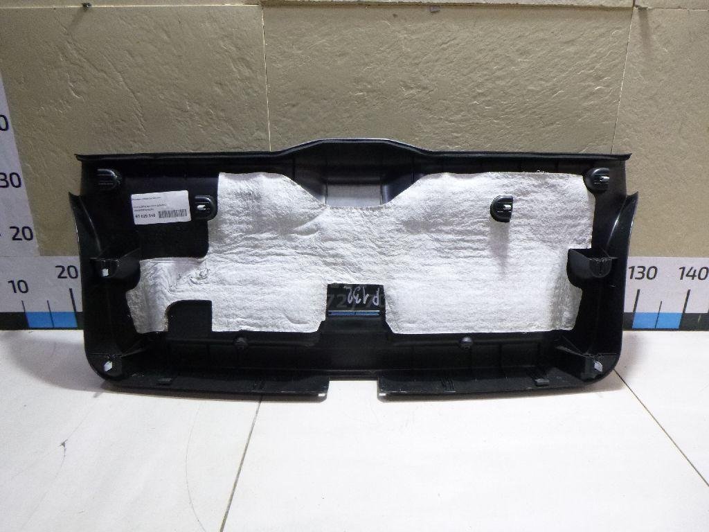 Обшивка двери багажника