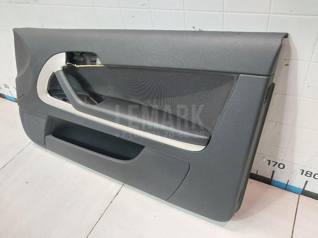 Обшивка двери передней правой