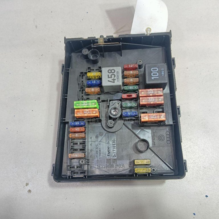 Блок предохранителей