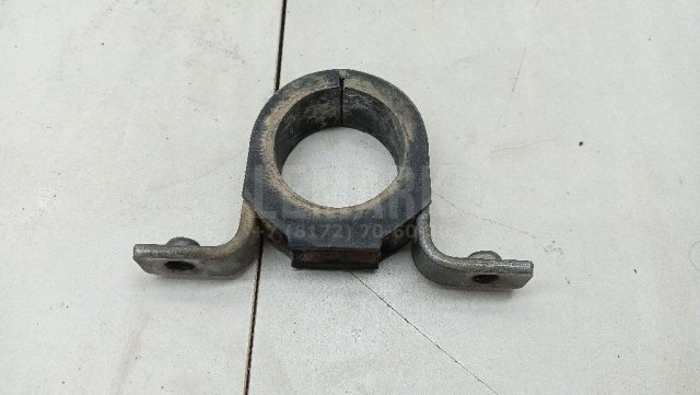 Крепеж рулевой рейки