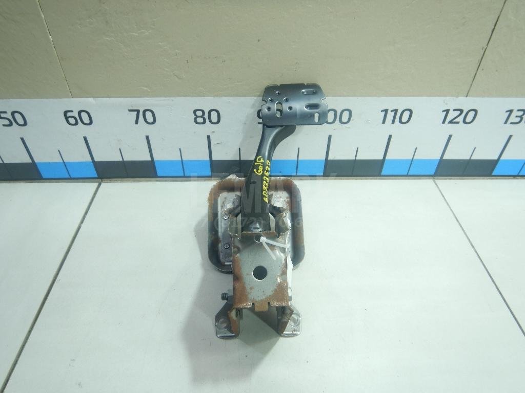 Педаль тормоза