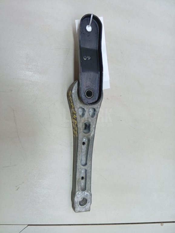 Опора двигателя задняя