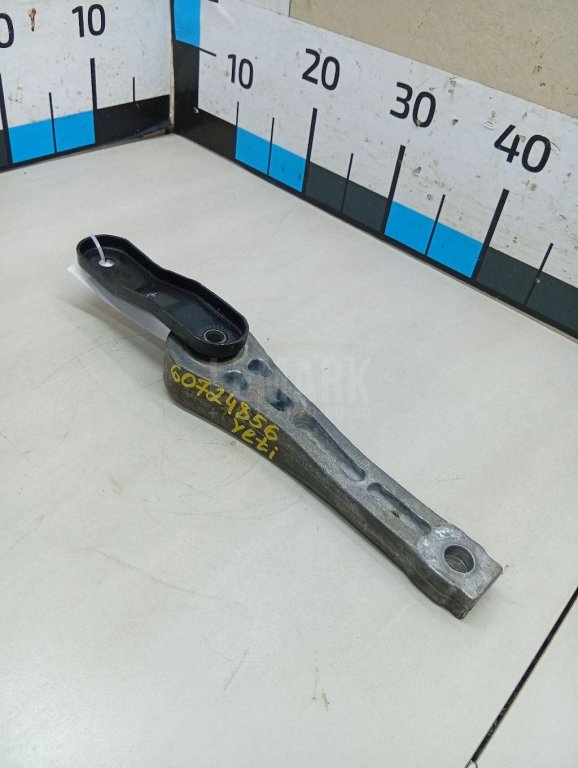 Опора двигателя задняя