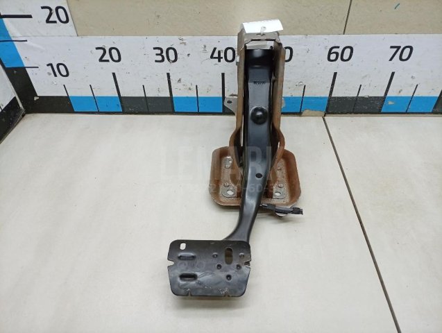 Педаль тормоза