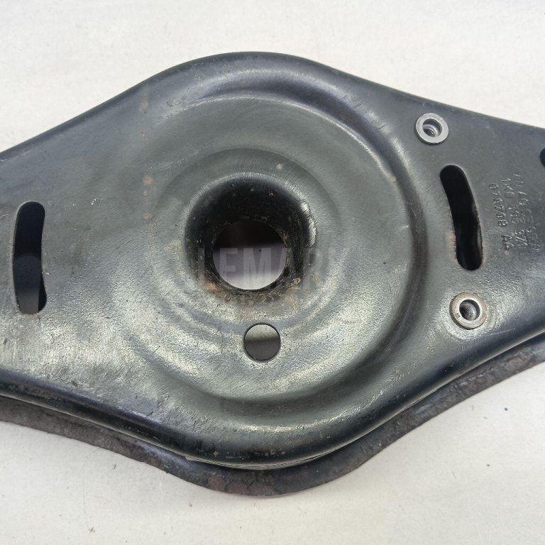 Рычаг задний нижний