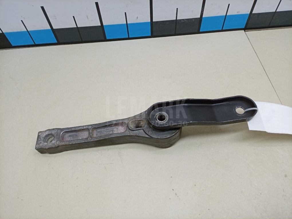 Опора двигателя задняя