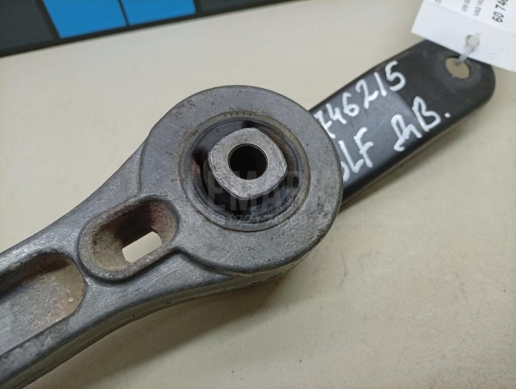 Опора двигателя задняя